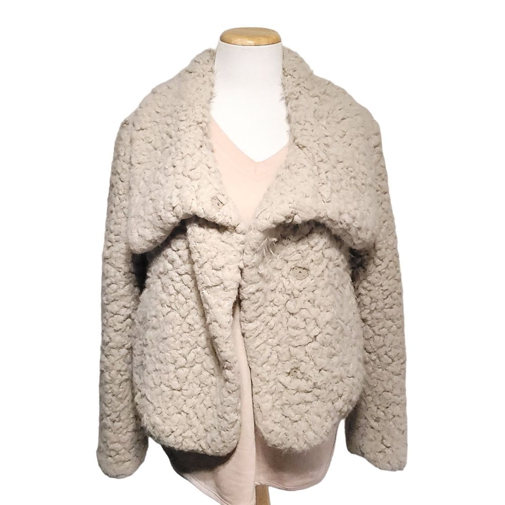 Zara Basic Outerwear  Women’s Cropped Faux Shearling Teddy Bear Jacket/Coat Med